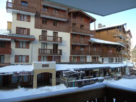 Appartement rénové 2 pièces pour 4 pers, balcon, proche télécabine, commerces, et écoles de ski - Photo 7