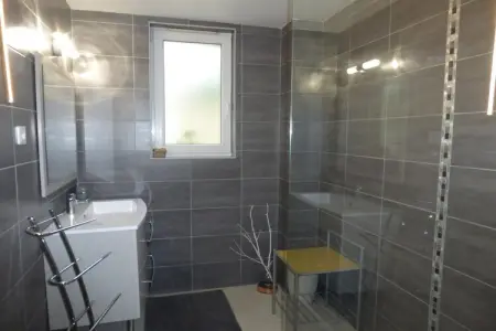 Holiday flat, Arromanches-les-Bains-SLOOP - app. au rez-de-chaussée, Maison à Arromanches près de Plage - Photo 3