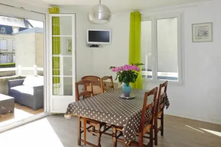 Holiday flat Bisquine Arromanches-les-Bains, Appartement près de la plage à Arromanches - Photo 2