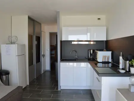 Appt T2 cabine 4 pers, terrasse, parking, piscine - Saint Pierre la Mer - Photo 2