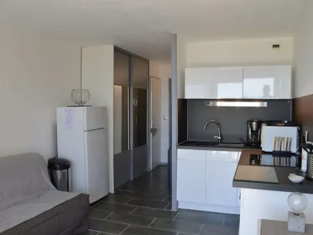 Appt T2 cabine 4 pers, terrasse, parking, piscine - Saint Pierre la Mer - Photo 3