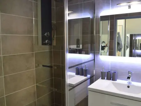 Appt T2 cabine 4 pers, terrasse, parking, piscine - Saint Pierre la Mer - Photo 12