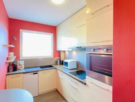 Appartement Élegant avec Balcon, Garage et WiFi en Bord de Mer - Photo 4
