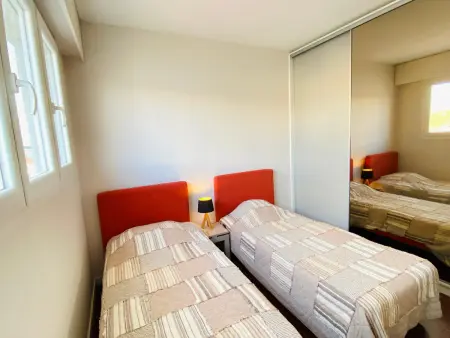 Appartement Élegant avec Balcon, Garage et WiFi en Bord de Mer - Photo 5