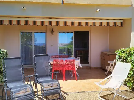 T2 cabine avec terrasse à La Favière, proche plages et commerces - Photo 2