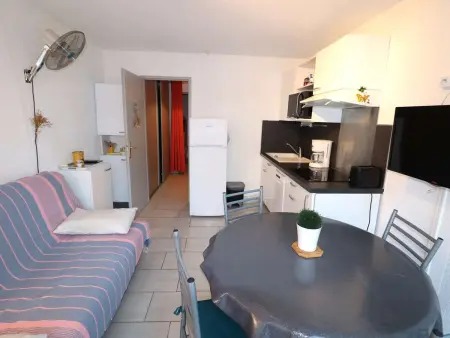 Studio Cabine au RDC avec Terrasse, Piscines, Parking Privé et Proche de la Mer - Photo 3