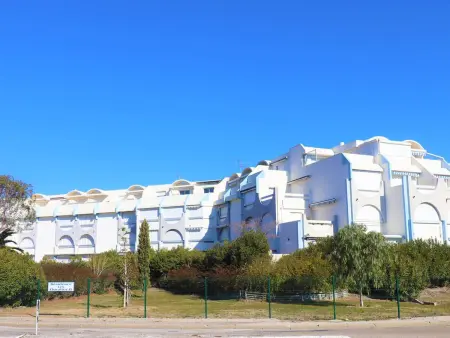 Studio Cabine au RDC avec Terrasse, Piscines, Parking Privé et Proche de la Mer - Photo 10