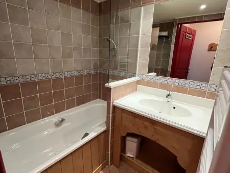 Appartement 6 pers, pied de pistes avec WiFi et parking - Photo 1