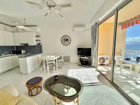 Studio les pieds dans l'eau, climatisé, terrasse, Wi-Fi inclus à Ajaccio - Photo 10