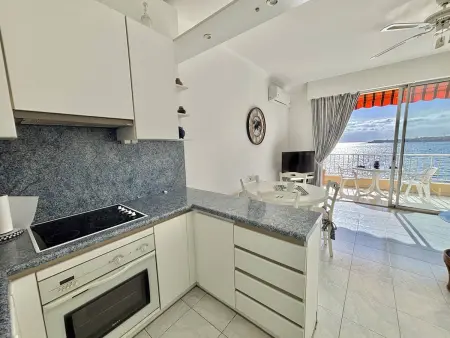 Studio les pieds dans l'eau, climatisé, terrasse, Wi-Fi inclus à Ajaccio - Photo 12