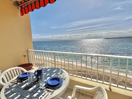 Studio les pieds dans l'eau, climatisé, terrasse, Wi-Fi inclus à Ajaccio - Photo 17