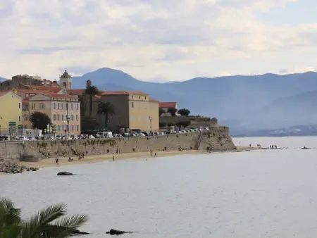 Appartement 4 pièces avec terrasse, climatisation, parking privé au cœur d'Ajaccio - Photo 15