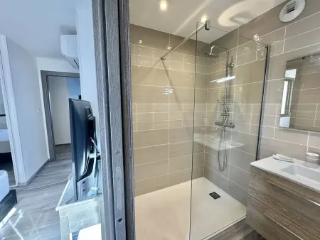 Appartement de luxe en bord de mer avec climatisation - Photo 28