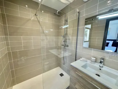 Appartement de luxe en bord de mer avec climatisation - Photo 29
