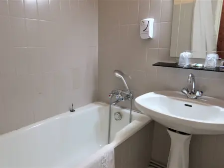 Bel appart 6 pers, WIFI, vue mer et port, Perros-Guirec - Photo 6