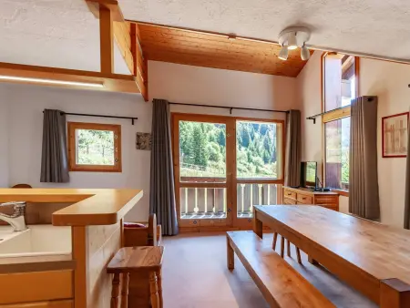 Chalet cosy à Méribel avec mezzanine et cuisine équipée - Photo 3