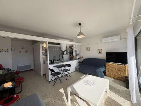 Studio lumineux à 50m de la plage, grand balcon, parking, animaux acceptés, ménage inclus - Photo 2