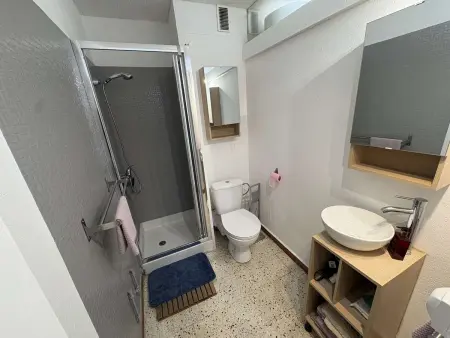 Studio lumineux à 50m de la plage, grand balcon, parking, animaux acceptés, ménage inclus - Photo 8