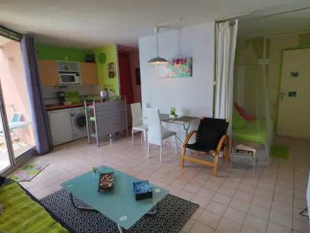 Studio cabine à Sète avec terrasse, parking privé, accès plage - Photo 3