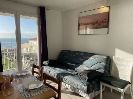 Appartement confortable 2 pièces avec balcon et parking, proche plage - Photo 5
