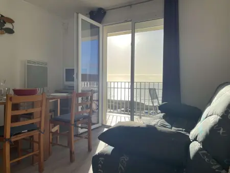 Appartement confortable 2 pièces avec balcon et parking, proche plage - Photo 6