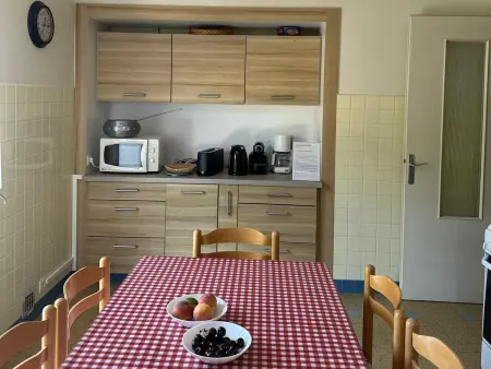 Appartement spacieux à Évian avec parking et animaux admis - Photo 2