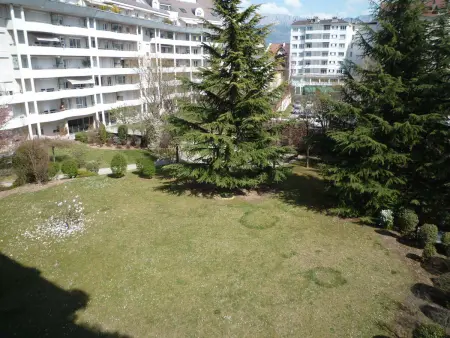 Calme et Confort à Annecy avec Terrasse et Parking - Photo 13