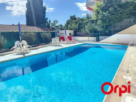 Splendide 2 pièces climatisé avec piscine et garage privé - Photo 1