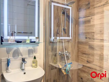 Splendide 2 pièces climatisé avec piscine et garage privé - Photo 9