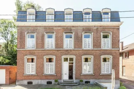 Le Relais de la Poste, Maison spacieuse en pierres du pays  au centre du village  de Comblain-la-Tour - Photo 1