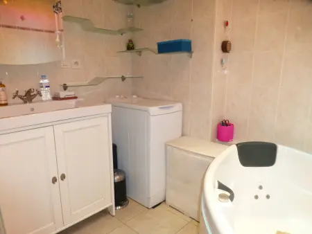 Appartement 2 Chambres avec Balcon et Wifi à Brides-les-Bains - Photo 5