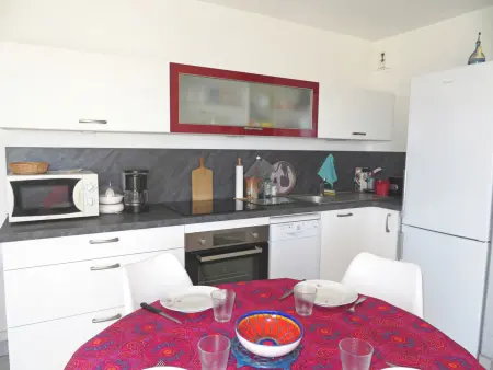 Charmant 2 pièces avec parking, tennis et loggia à 300m de la plage - Photo 3