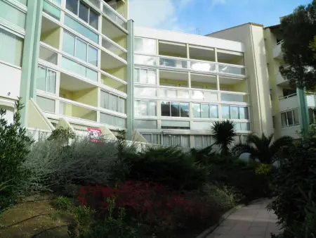 Charmant 2 pièces avec parking, tennis et loggia à 300m de la plage - Photo 4