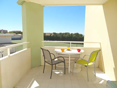 Charmant 2 pièces avec parking, tennis et loggia à 300m de la plage - Photo 5
