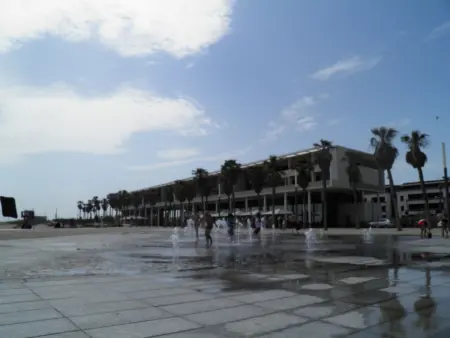 Charmant 2 pièces avec parking, tennis et loggia à 300m de la plage - Photo 14