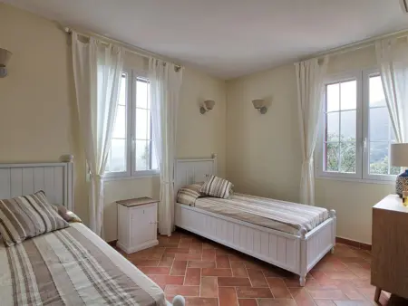 Appartement spacieux avec piscine, climatisation et terrasse à Ajaccio - Photo 6