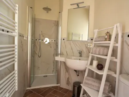 Appartement spacieux avec piscine, climatisation et terrasse à Ajaccio - Photo 8