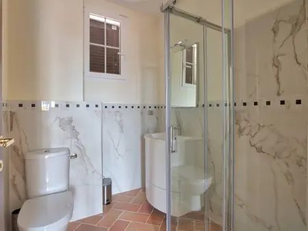 Appartement spacieux avec piscine, climatisation et terrasse à Ajaccio - Photo 10