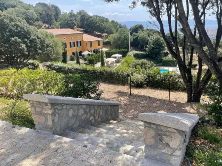 Appartement calme avec terrasse, jardin et piscine à Ajaccio - 6 couchages - Photo 19
