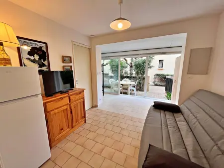 Appartement T2 cabine avec grande terrasse, proche plage, parking et équipements complets - Photo 5