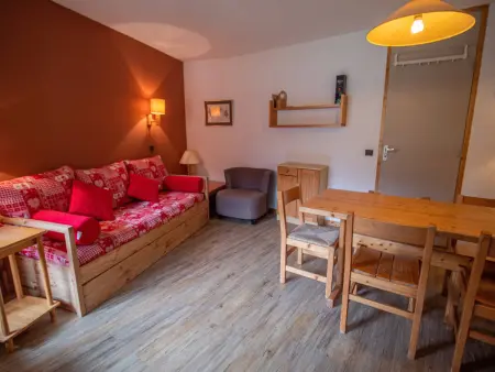 Charmant appartement 3 chambres avec balcon, proches des pistes et de l'ESF, animaux acceptés - Photo 3