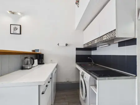 Appartement climatisé 2 pièces à 160m de la plage avec terrasse, parking privé et proche commerces - Photo 10