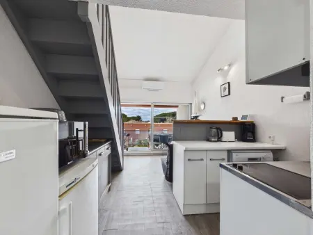 Appartement climatisé 2 pièces à 160m de la plage avec terrasse, parking privé et proche commerces - Photo 11