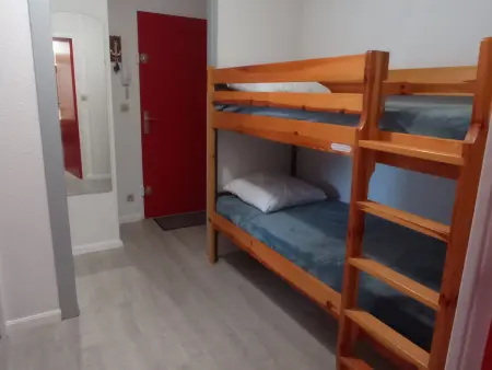 Charmant 2 pièces cabine avec parking et animaux admis à Sète - Photo 4