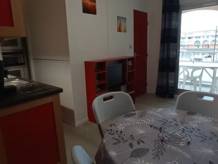 Charmant 2 pièces cabine avec parking et animaux admis à Sète - Photo 8