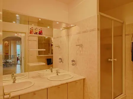 Appartement climatisé avec terrasse à Ajaccio, Appartement 4 personnes à Ajaccio - Photo 11