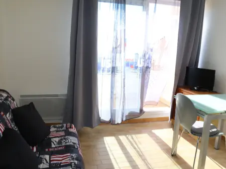 Studio climatisé avec piscine, terrasse et parking, proche du Port Ambonne à Agde - Photo 2