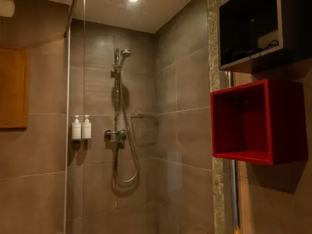 Appartement 4 pièces pour 8/9 pers, animaux admis, balcon et parking - Photo 12