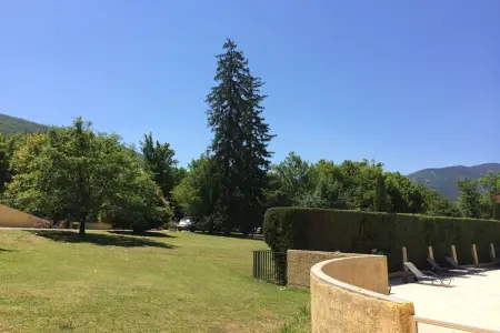 Chateau des Gipières Appartment, Séjour Romantique au Château du Rhône - Photo 15