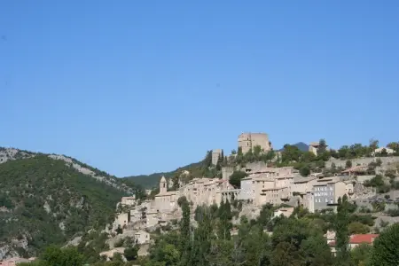 Chateau des Gipières Appartment, Séjour Romantique au Château du Rhône - Photo 22